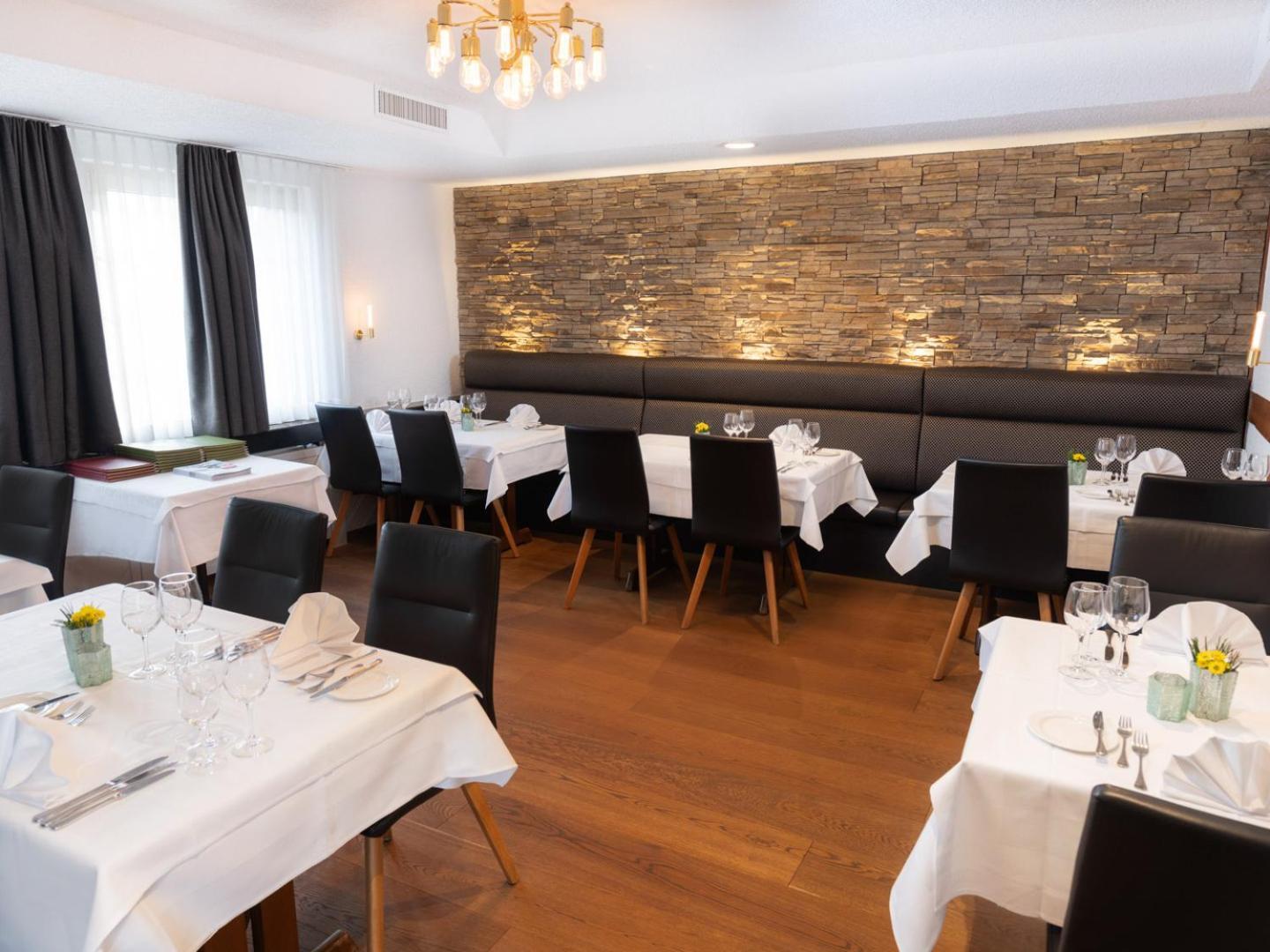Hotel Restaurant Kreuz Kaiserstuhl Kültér fotó