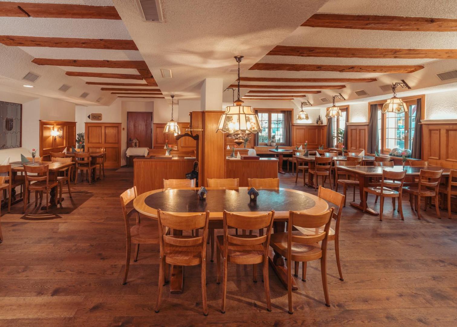 Hotel Restaurant Kreuz Kaiserstuhl Kültér fotó