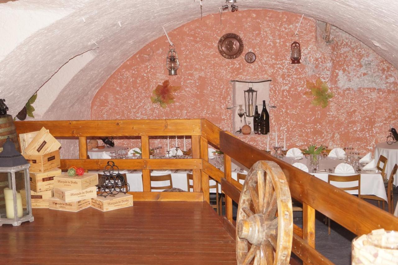 Hotel Restaurant Kreuz Kaiserstuhl Kültér fotó