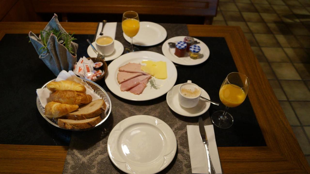Hotel Restaurant Kreuz Kaiserstuhl Kültér fotó